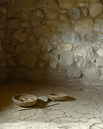 Besh-Ba-Gowah Salado indian ruins. Bowls.